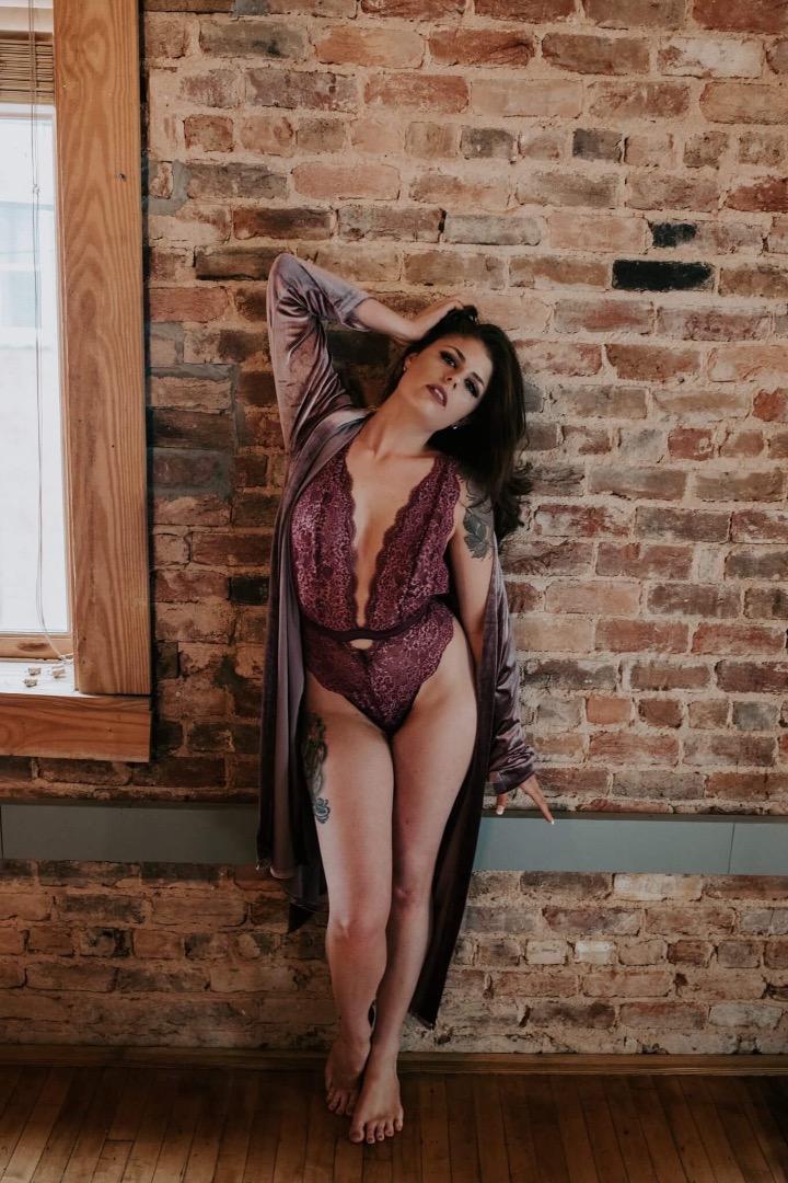 Female model photo shoot of Kayla Douglas