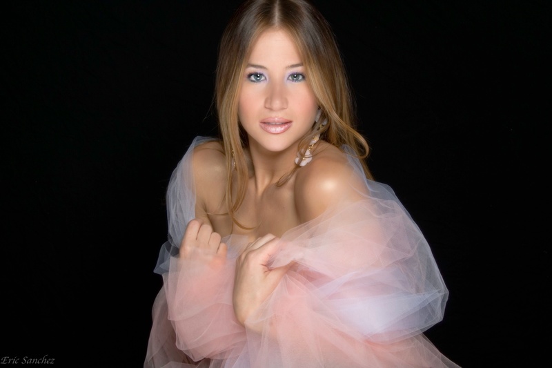 Female model photo shoot of Marissa Patterson by Eric Sanchez photos