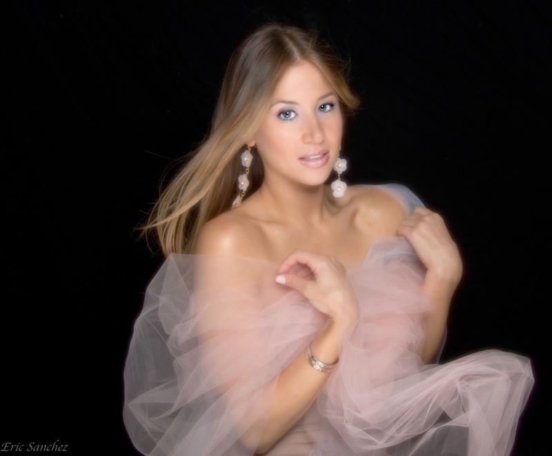 Female model photo shoot of Marissa Patterson by Eric Sanchez photos