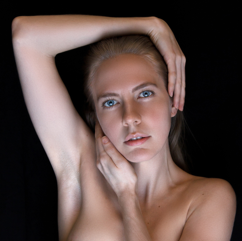 Female model photo shoot of Tina_Co by Edwingrs