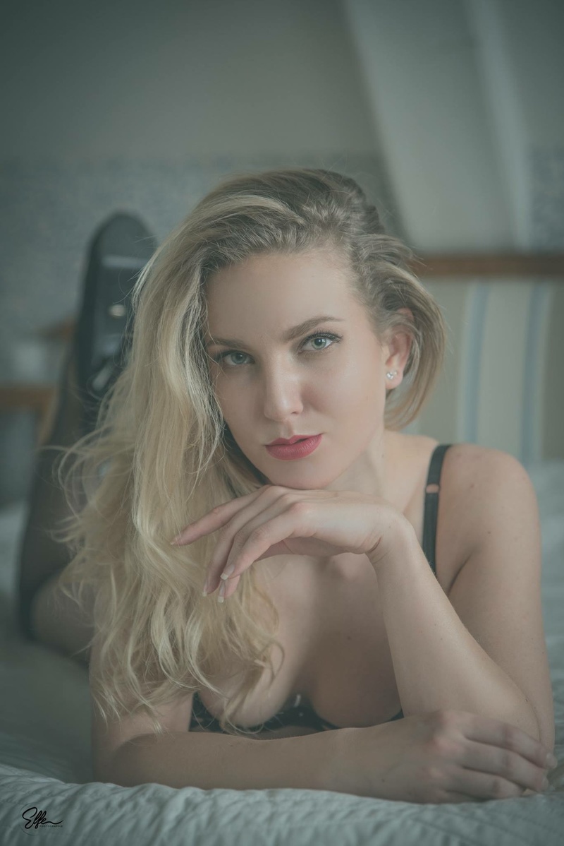 Female model photo shoot of Katalina689