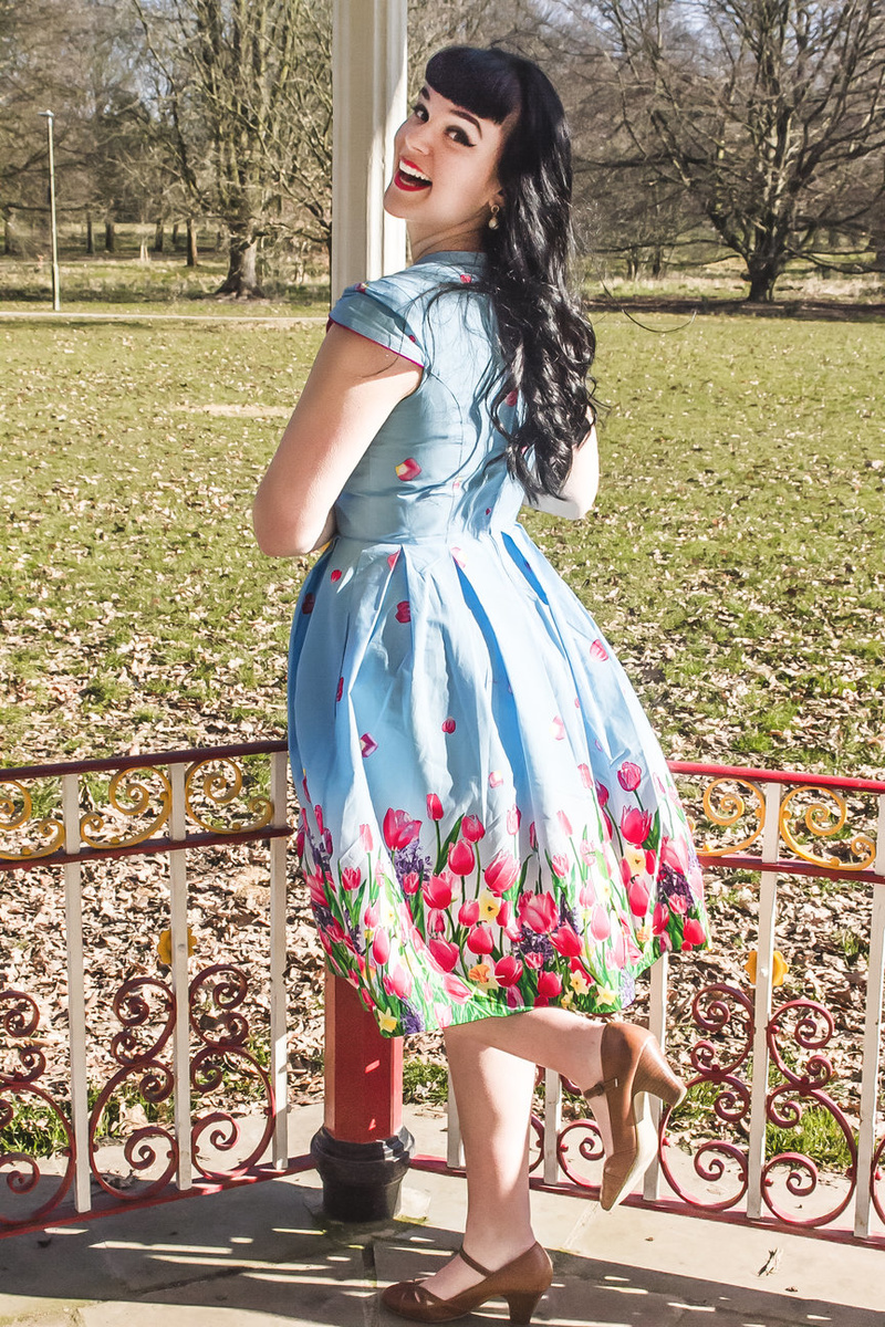 Female model photo shoot of misslottielu in Cassiobury Park