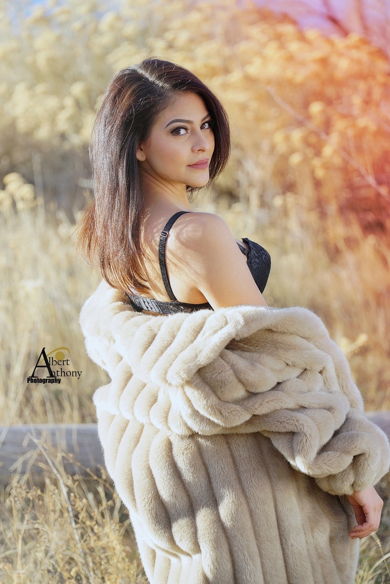 Female model photo shoot of Jessy Banu in Denver