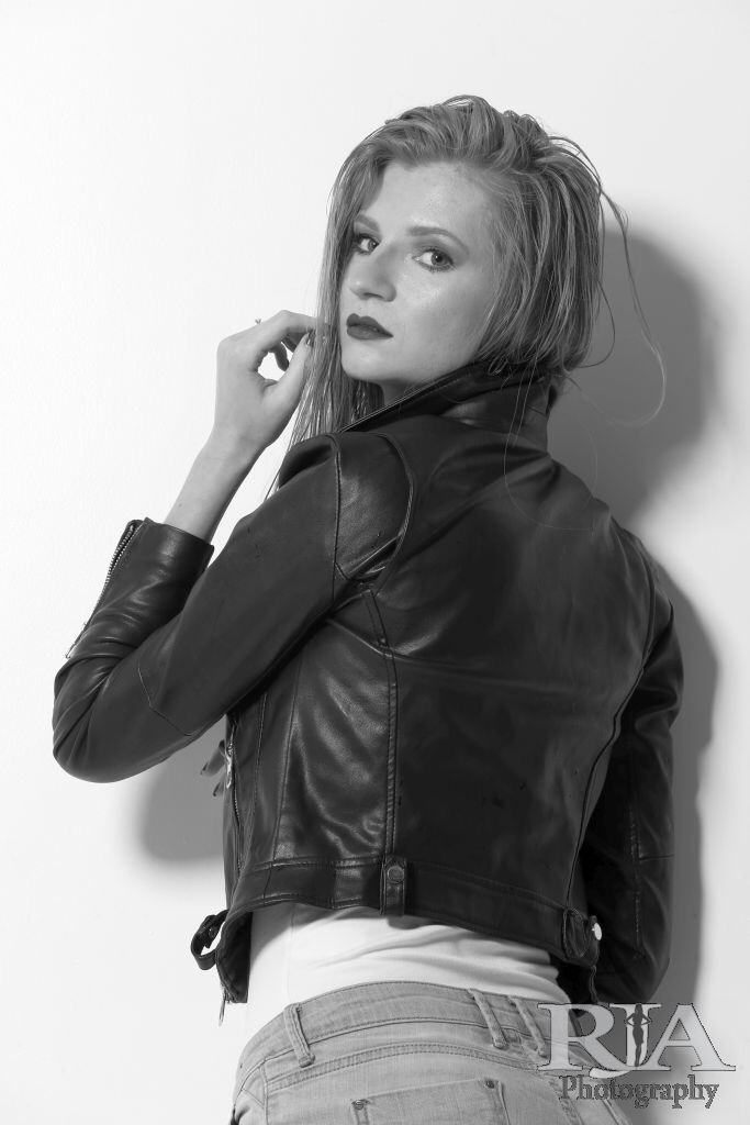 Female model photo shoot of AnnaPogulyaeva