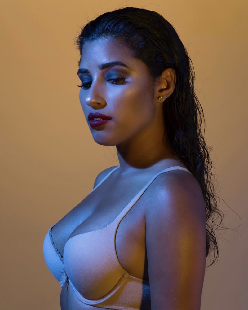 Female model photo shoot of Adriedeeglam
