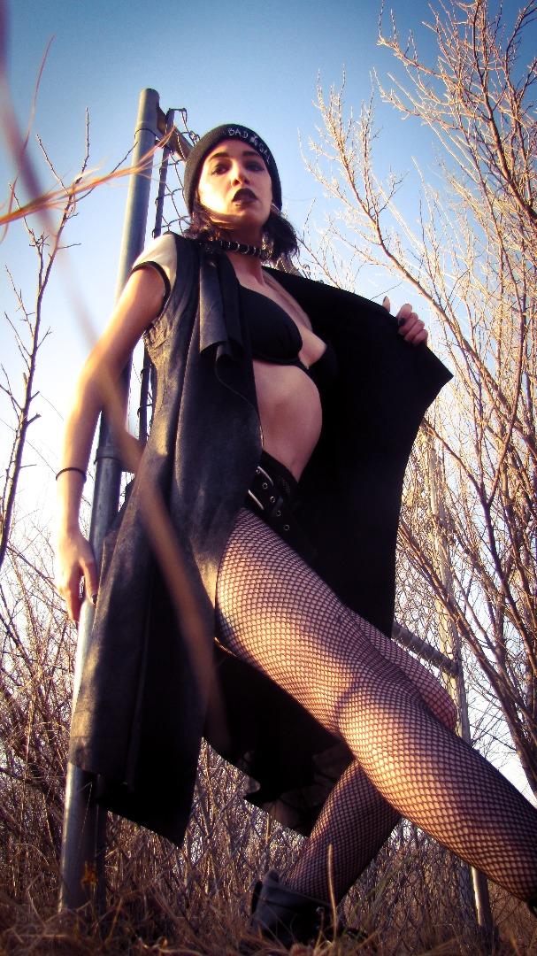 Female model photo shoot of Samantha Slaughter