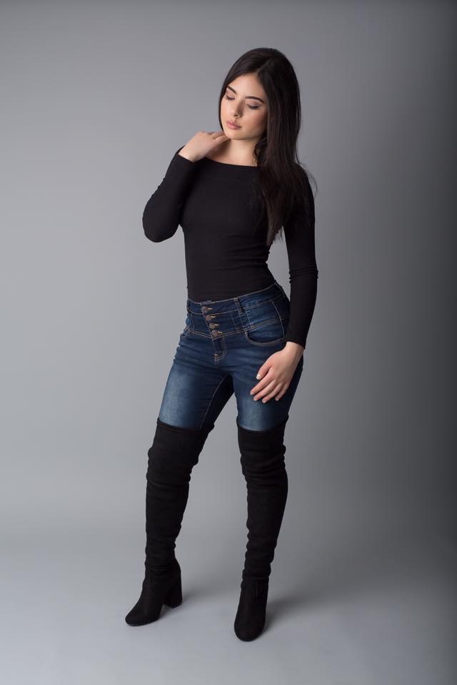 Female model photo shoot of daniellascalza in Toronto, Ontario