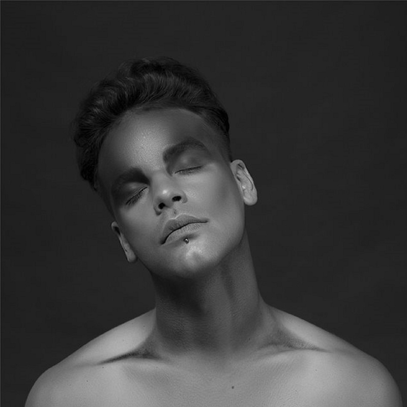 Male model photo shoot of Deen Pontefract in London