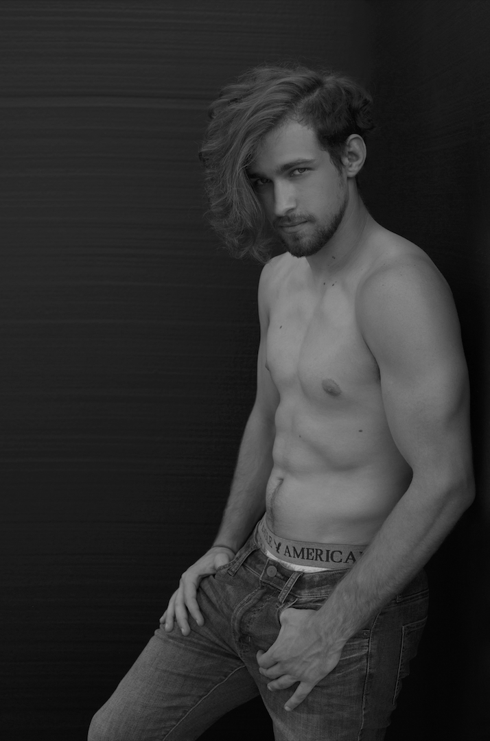 Male model photo shoot of Mac McLean
