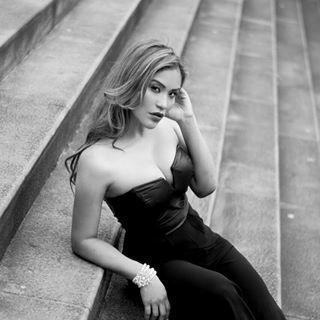 Female model photo shoot of Scarlett Marmolejo