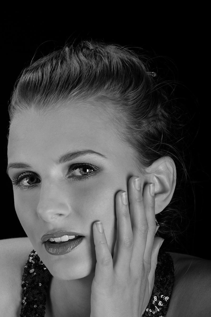 Female model photo shoot of Madison_Leigh