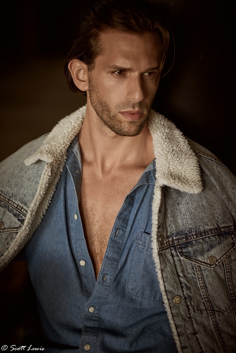 Male model photo shoot of Alex R