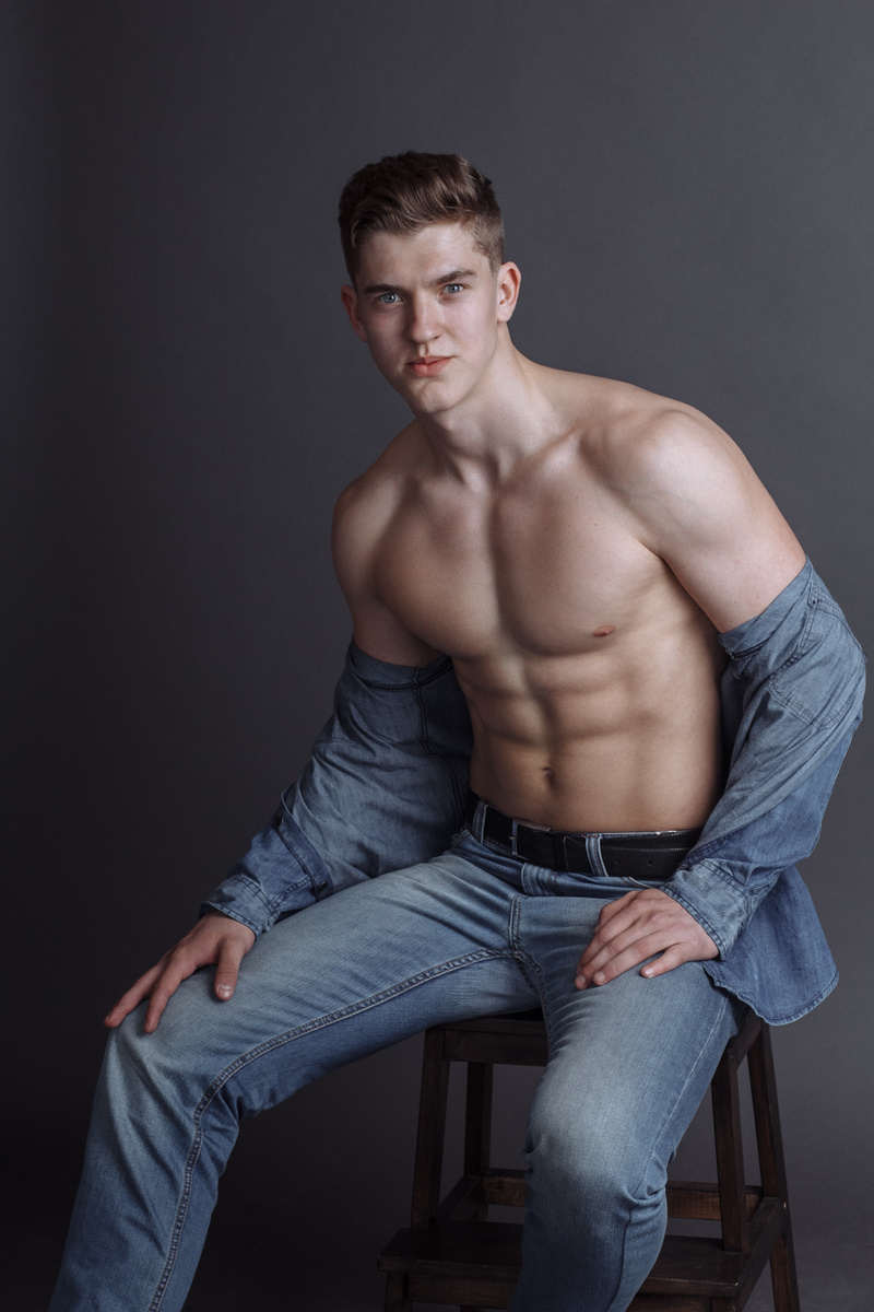 Male model photo shoot of Alex Ustimov  in New York
