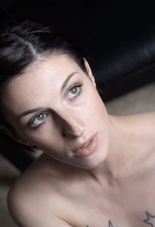 Female model photo shoot of ravyns_claw
