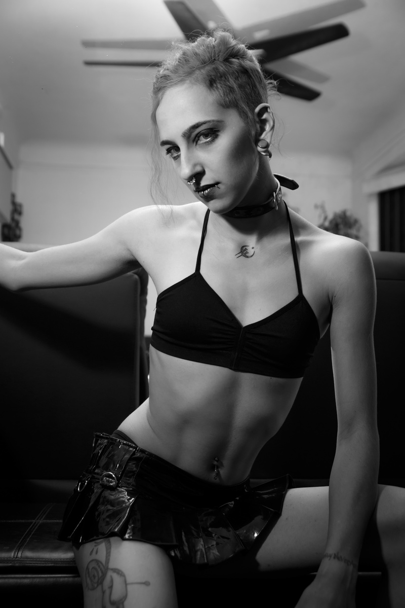 Female model photo shoot of Dollie Delirium 