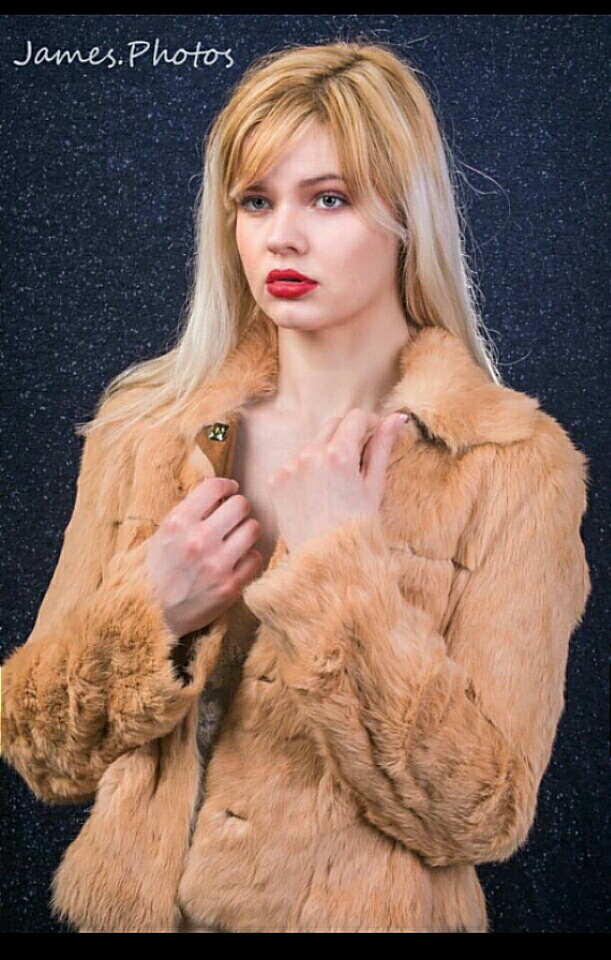 Female model photo shoot of SpencerRaeJolineFrings