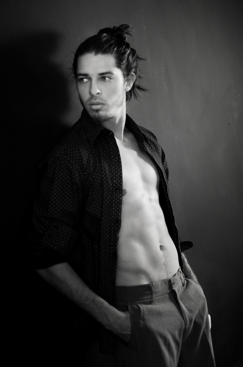 Male model photo shoot of Kevin Barrios