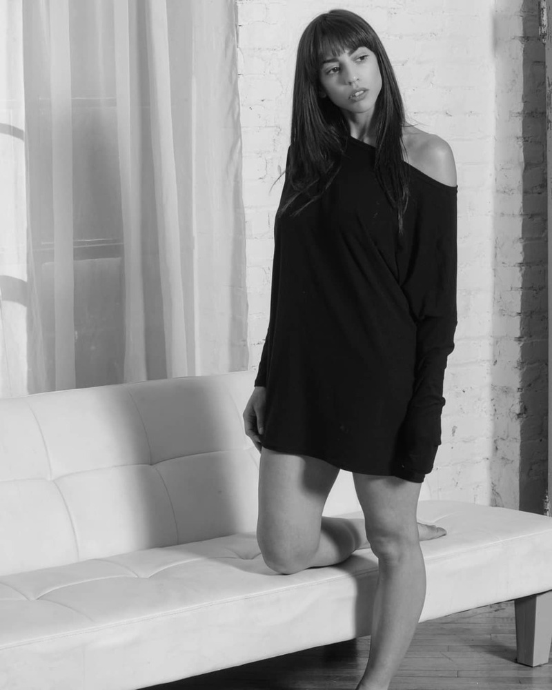 Female model photo shoot of Angélica Silvestre