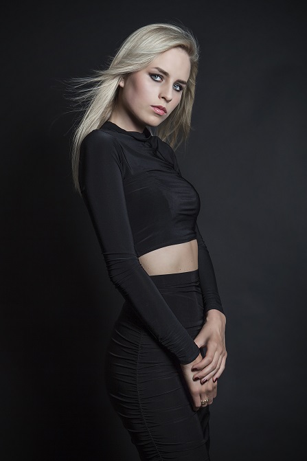 Female model photo shoot of Paulina1331