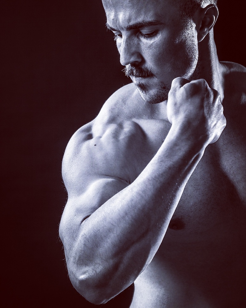 Male model photo shoot of Sean Aestoic