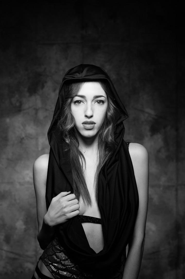 Female model photo shoot of ValerieKnox in Bologna