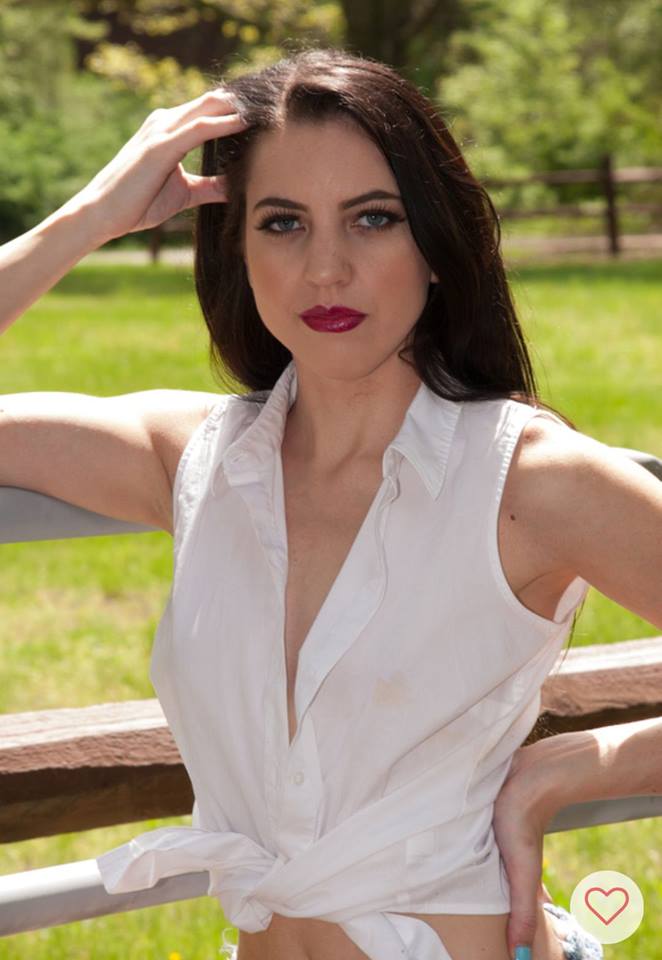 Female model photo shoot of SherryFaith
