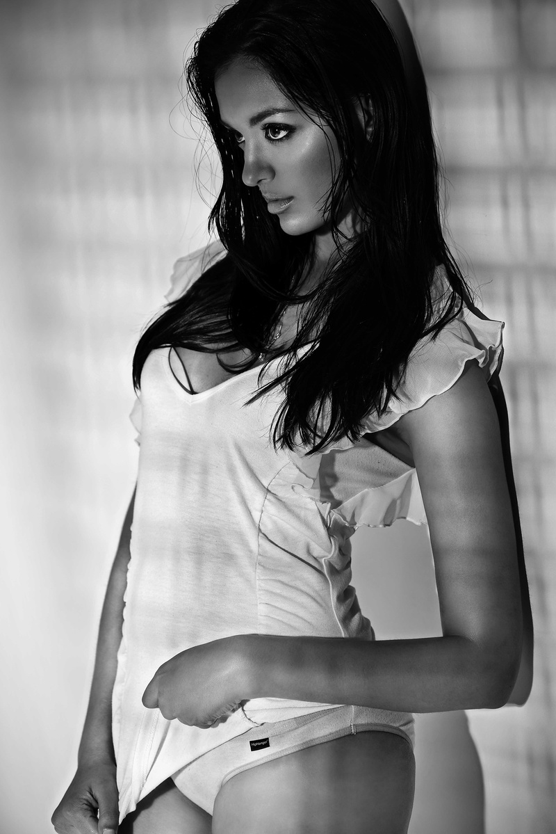 Female model photo shoot of Saira Steph