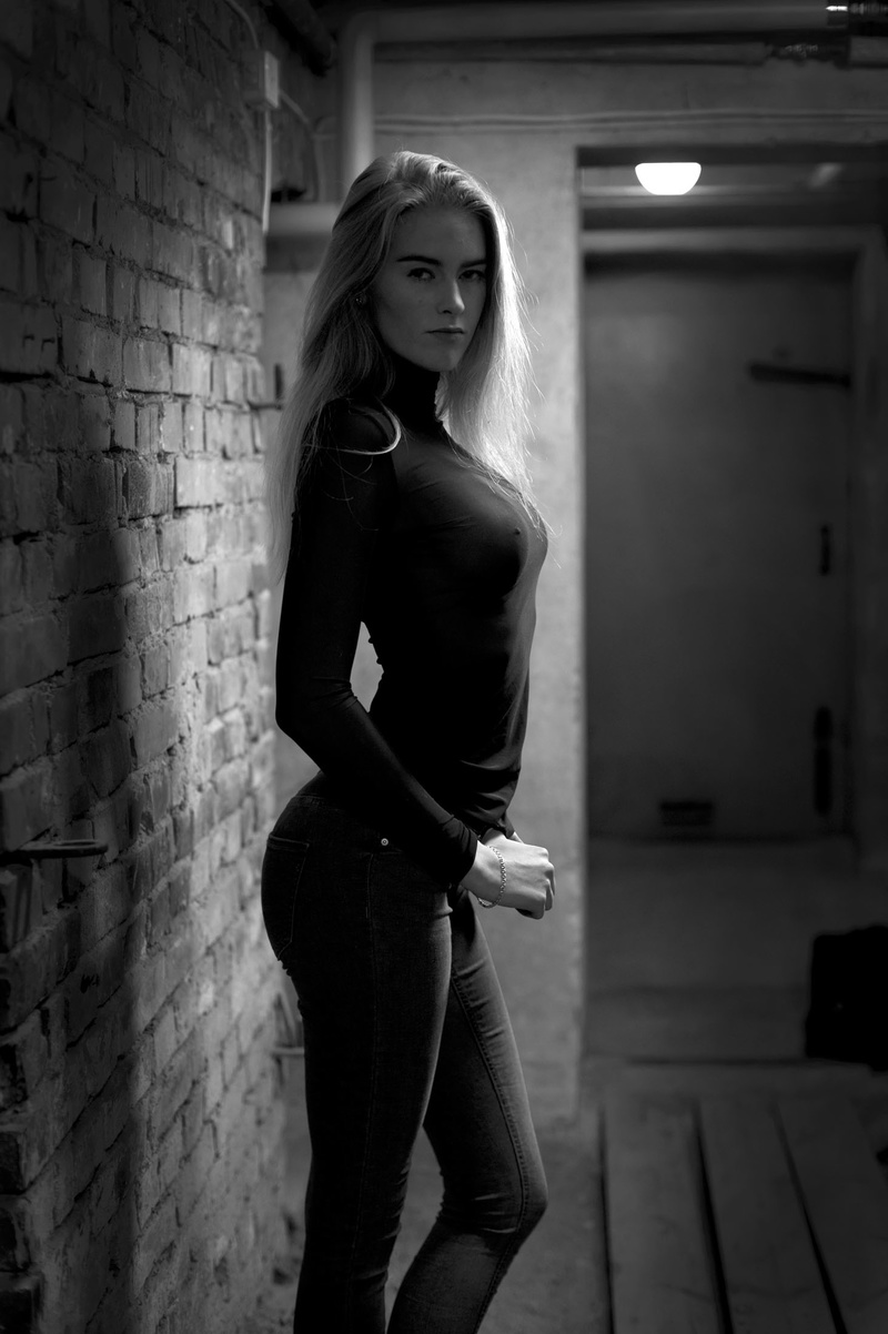 Female model photo shoot of Karin B by Per Olsson photographer