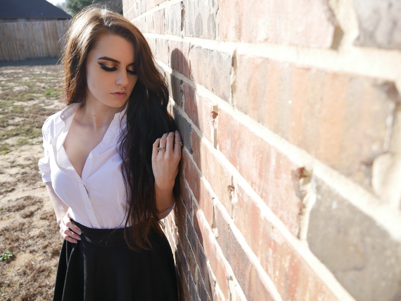 Female model photo shoot of Sarah_McAuliffe