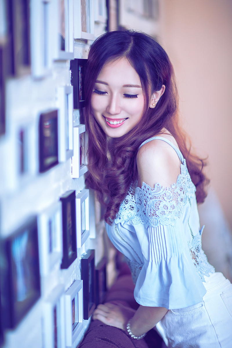 Female model photo shoot of Shanshan Hu