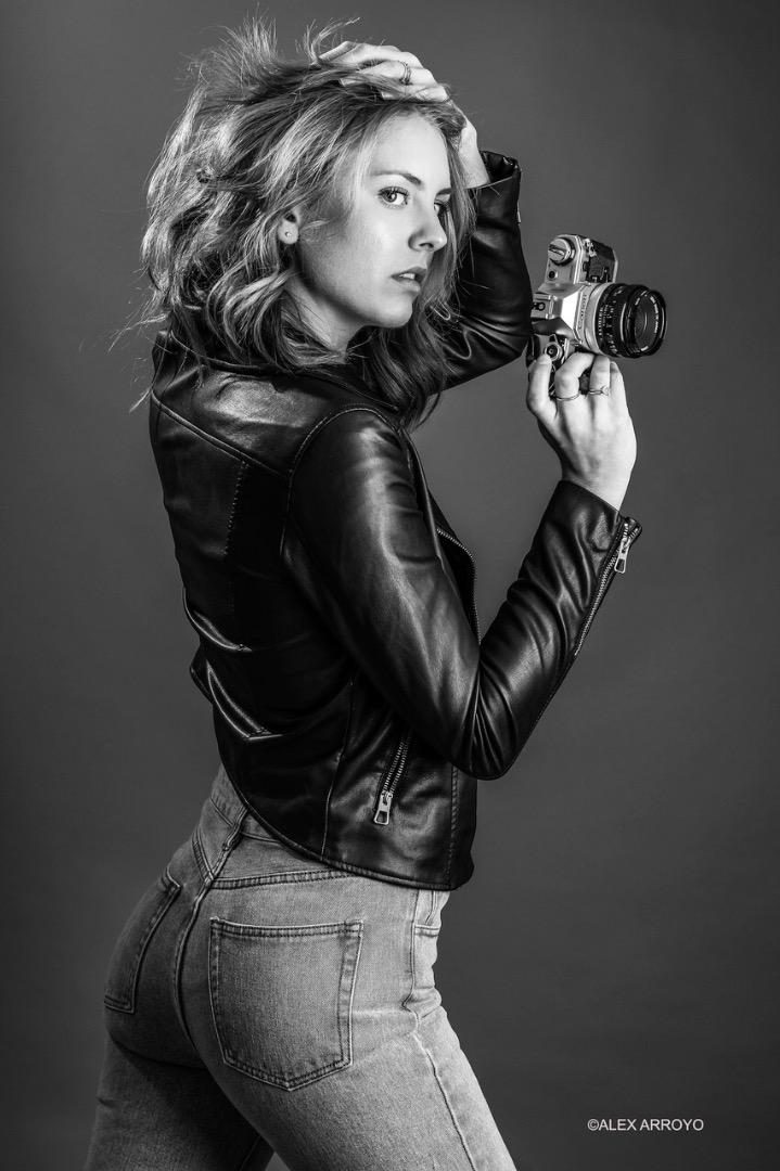 Female model photo shoot of Heather Pagano