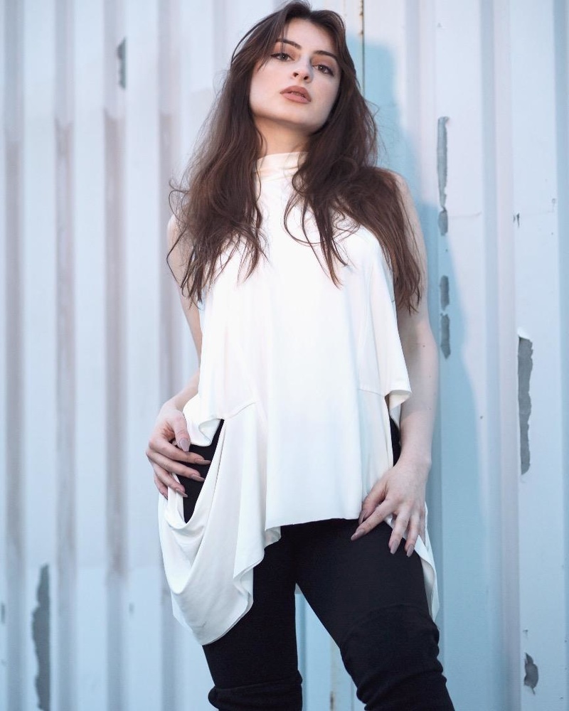 Female model photo shoot of Irinaxo