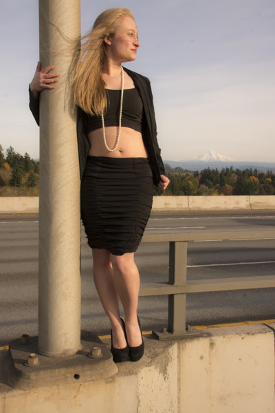 Female model photo shoot of Belle Evee in 205 Bridge