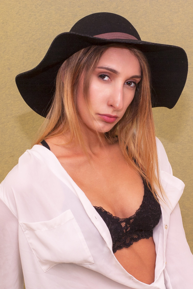 Female model photo shoot of Brianna Wolfson in USA Model Magazine Shoot