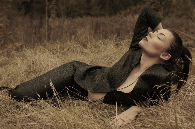 Female model photo shoot of JessicaLawless 