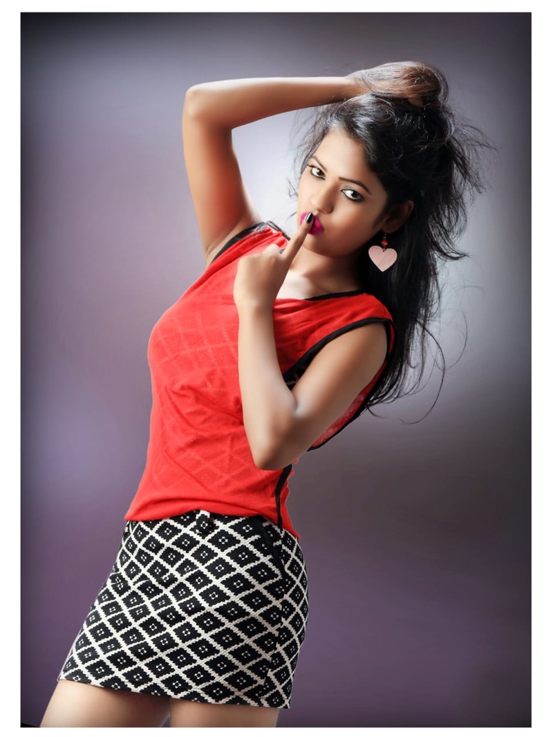 Female model photo shoot of KhushiKhushboo