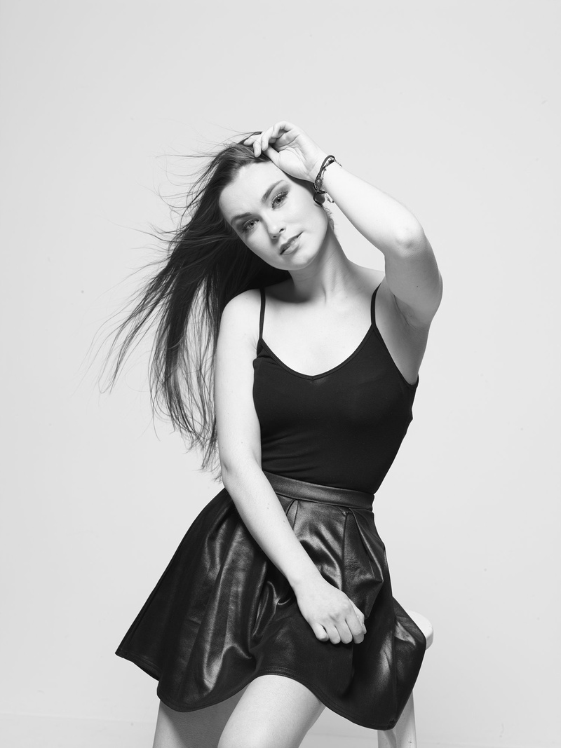 Female model photo shoot of juli_apari