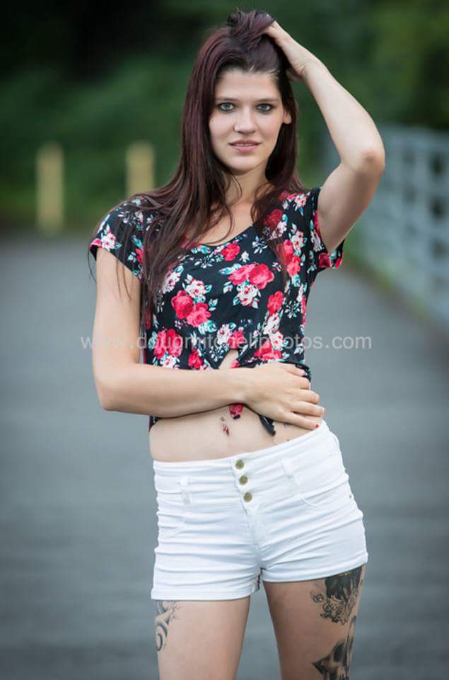 Female model photo shoot of Deej372