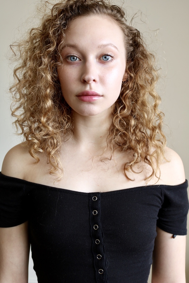 Female model photo shoot of KristinaSundborg 