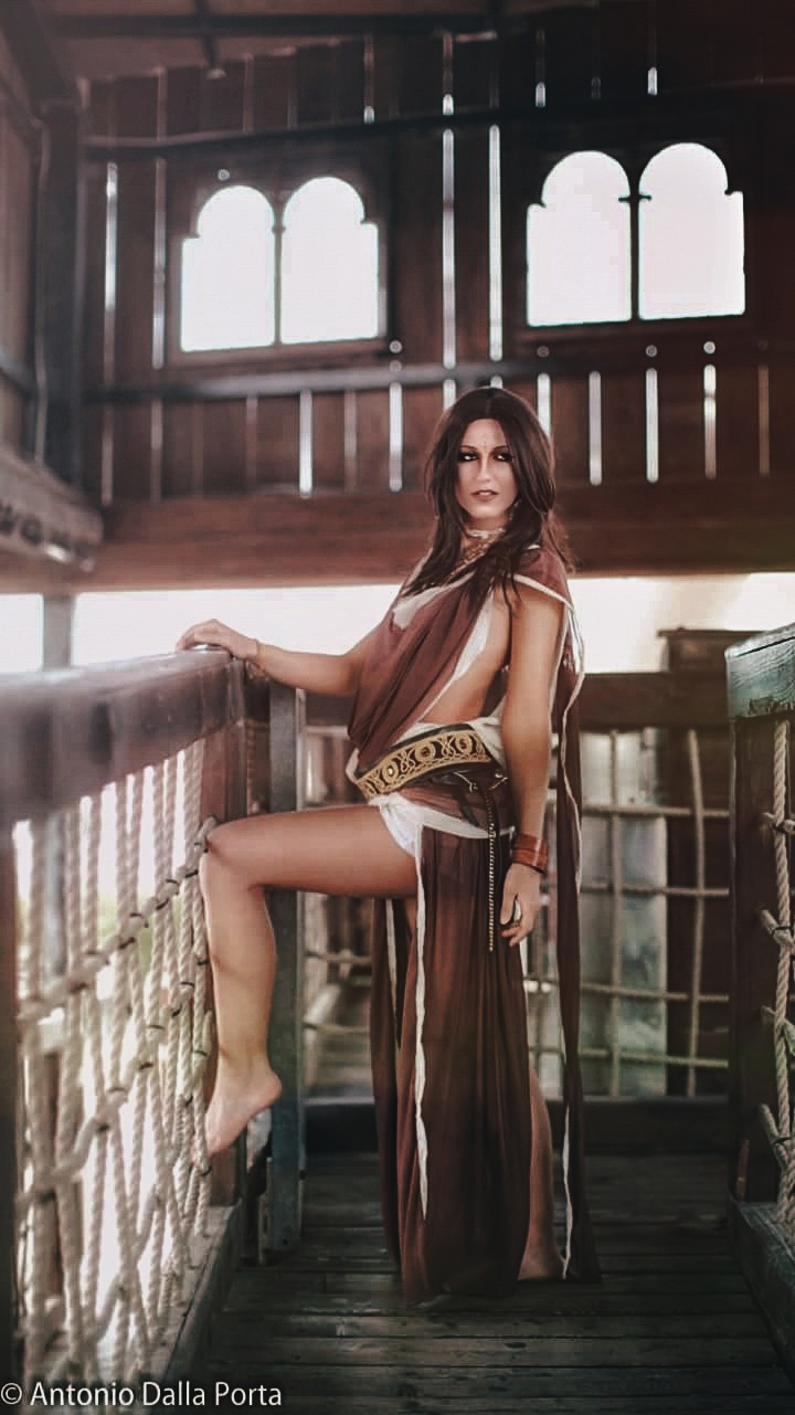 Female model photo shoot of Goldnessyami in Sottomarina