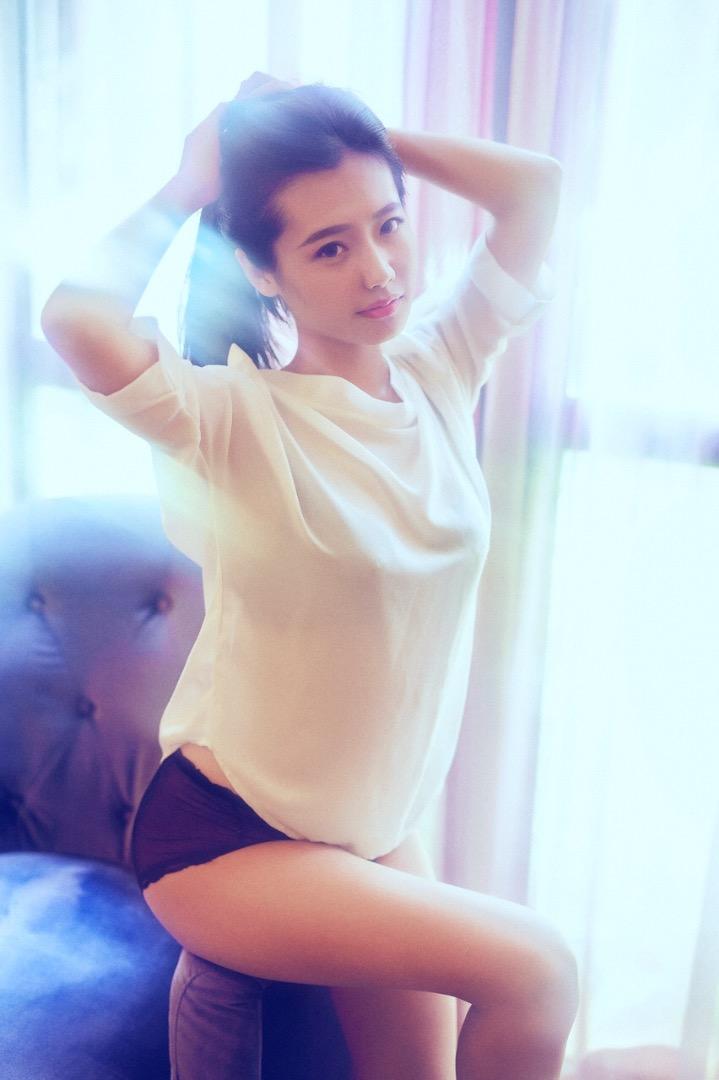 Female model photo shoot of Shanshan Hu