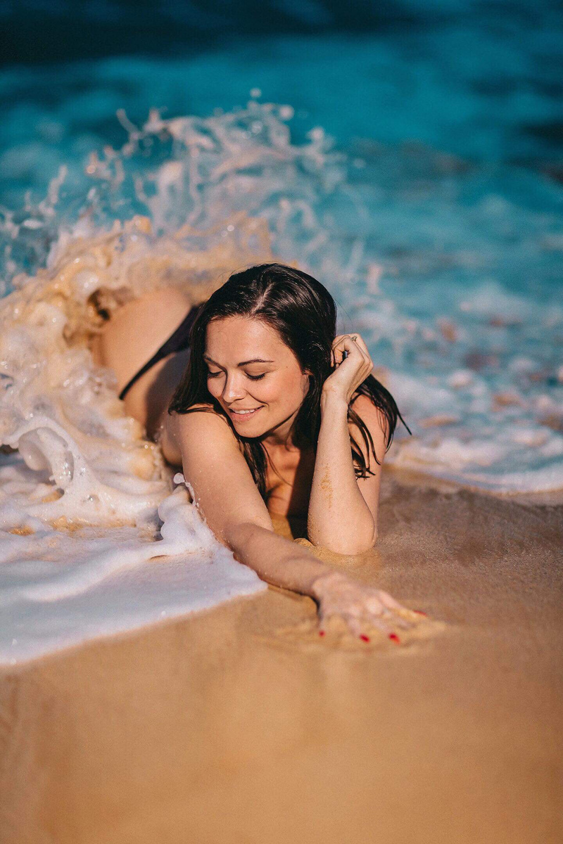 Female model photo shoot of letsbooksarah in Little Beach in Maui