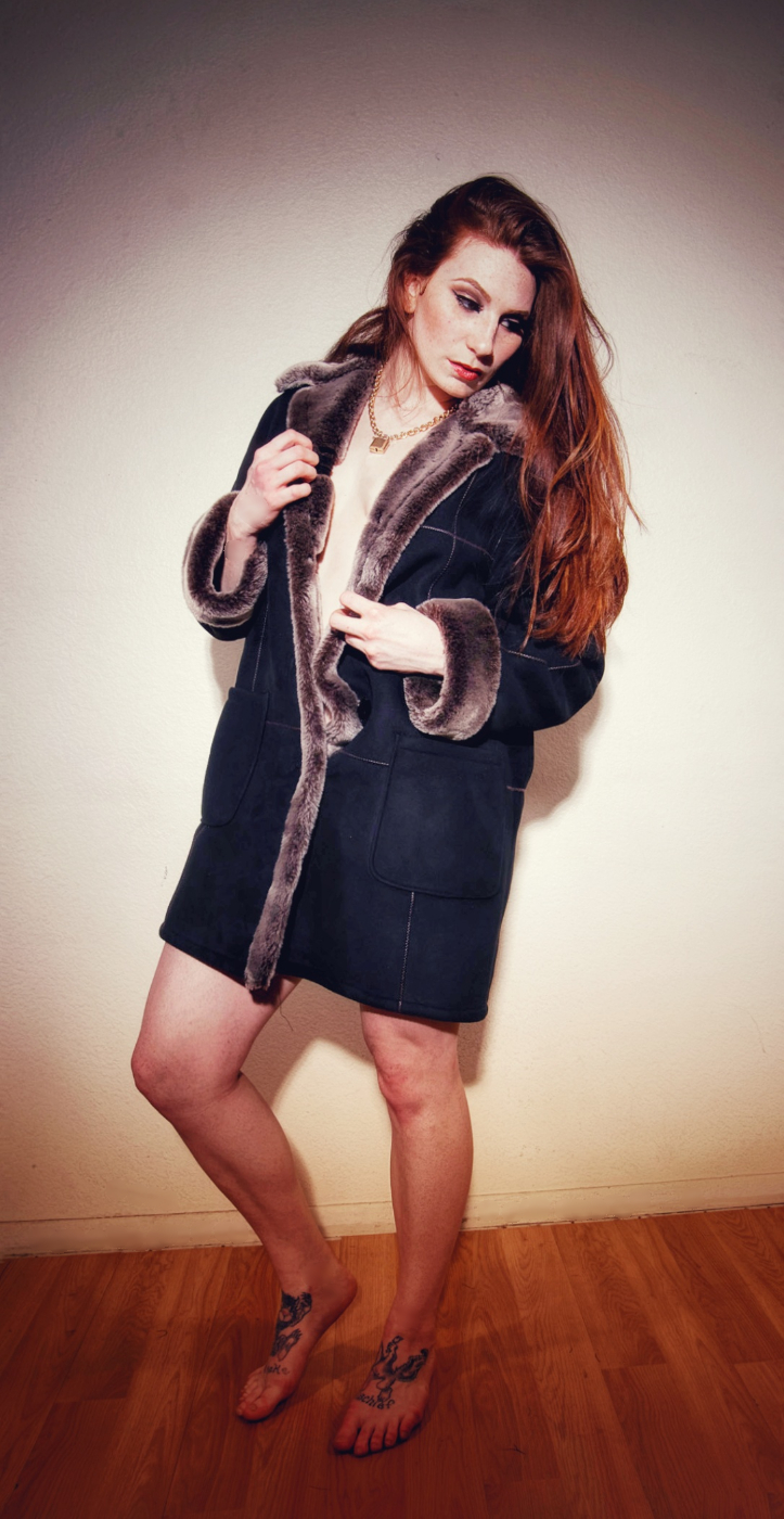 Female model photo shoot of Kaitlin Holland