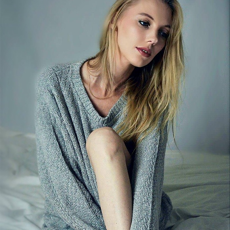 Female model photo shoot of Lulu Sundquist 