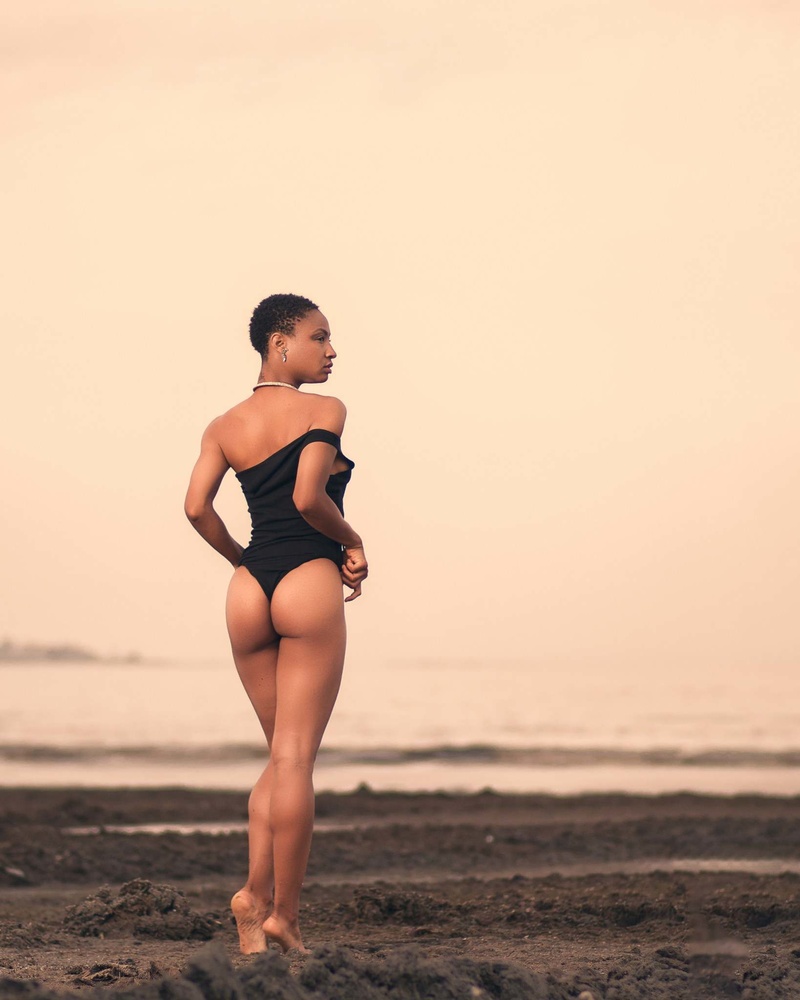 Female model photo shoot of JaidaDeco in Nahant Beach