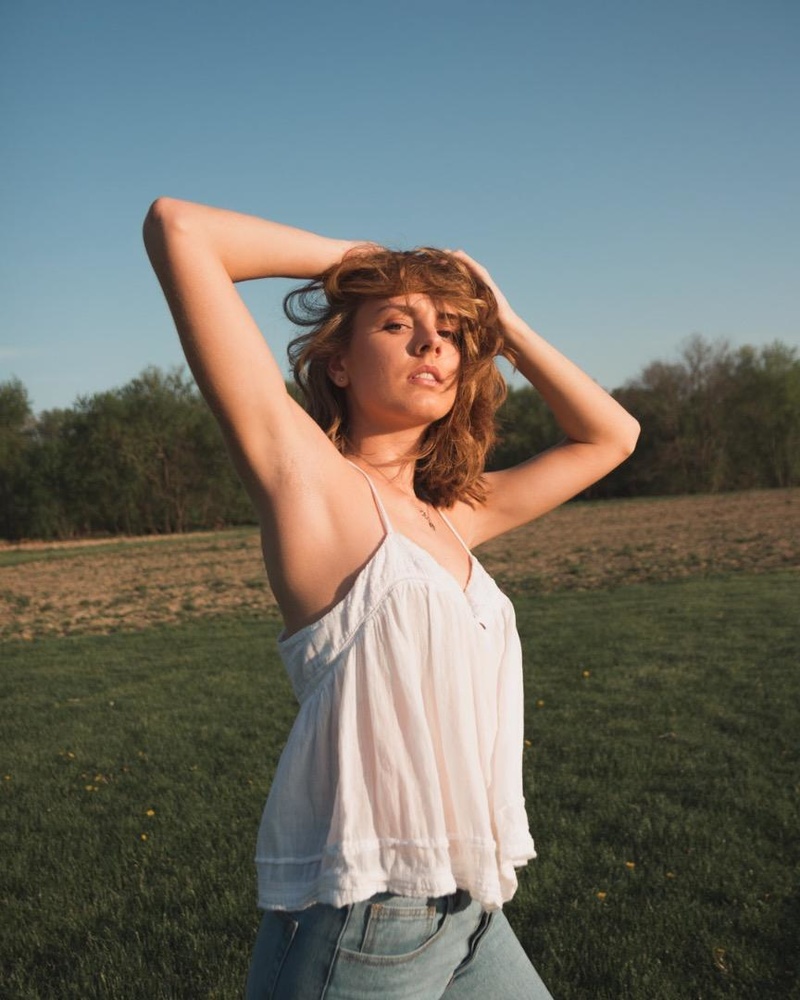 Female model photo shoot of Heather Pagano