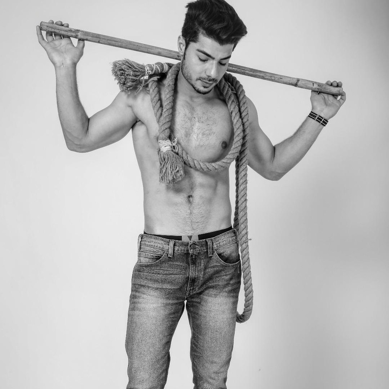 Male model photo shoot of Bhatdanish