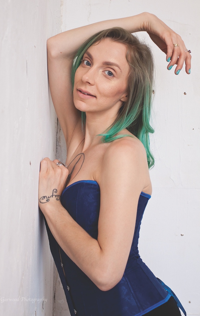 Female model photo shoot of Elizabeth Joyy