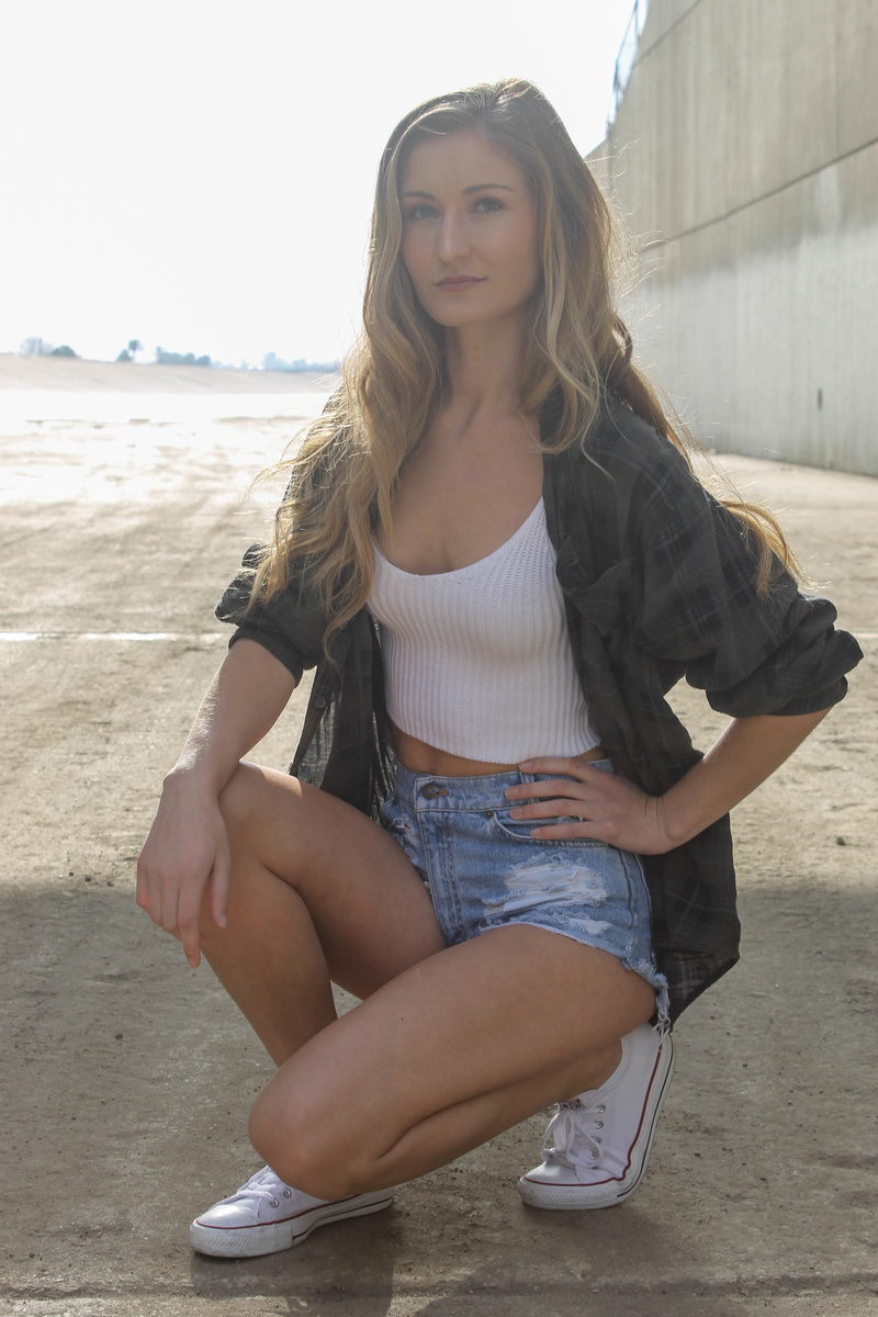 Female model photo shoot of Madisyn Leigh