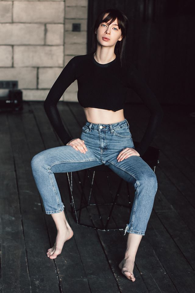 Female model photo shoot of Nadi Moss in Los Angeles